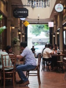 Tempat jajan segala macam oma Huis 🍜🥯🥐☕️🍕🍪 jajandiomahuis📍oma huis jl Cikajang no jajandikitid Tempat Nongkrong Hits di Jakarta